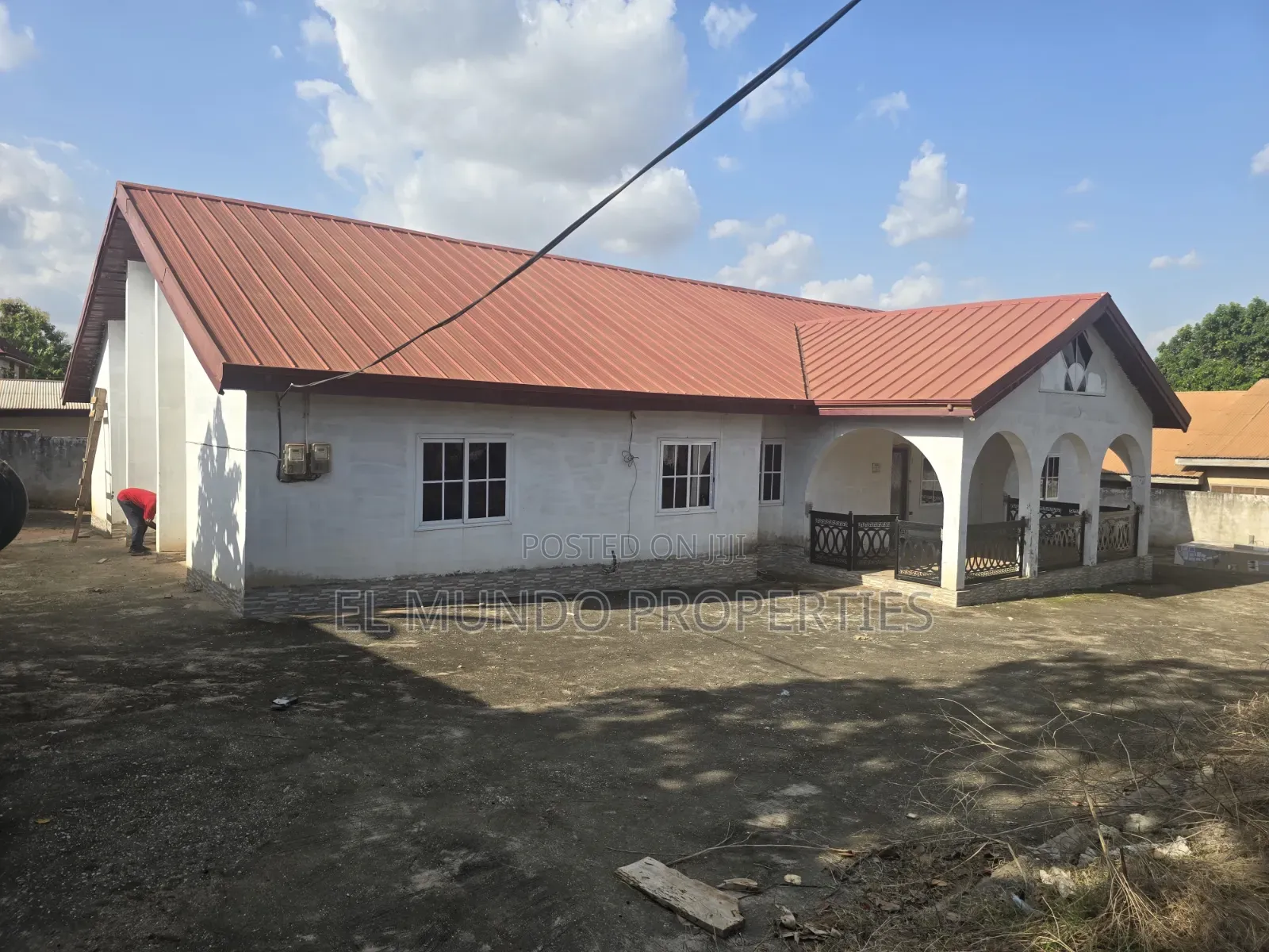 5bdrm House in Ipt Nyankyerenease, Kumasi Metropolitan for sale