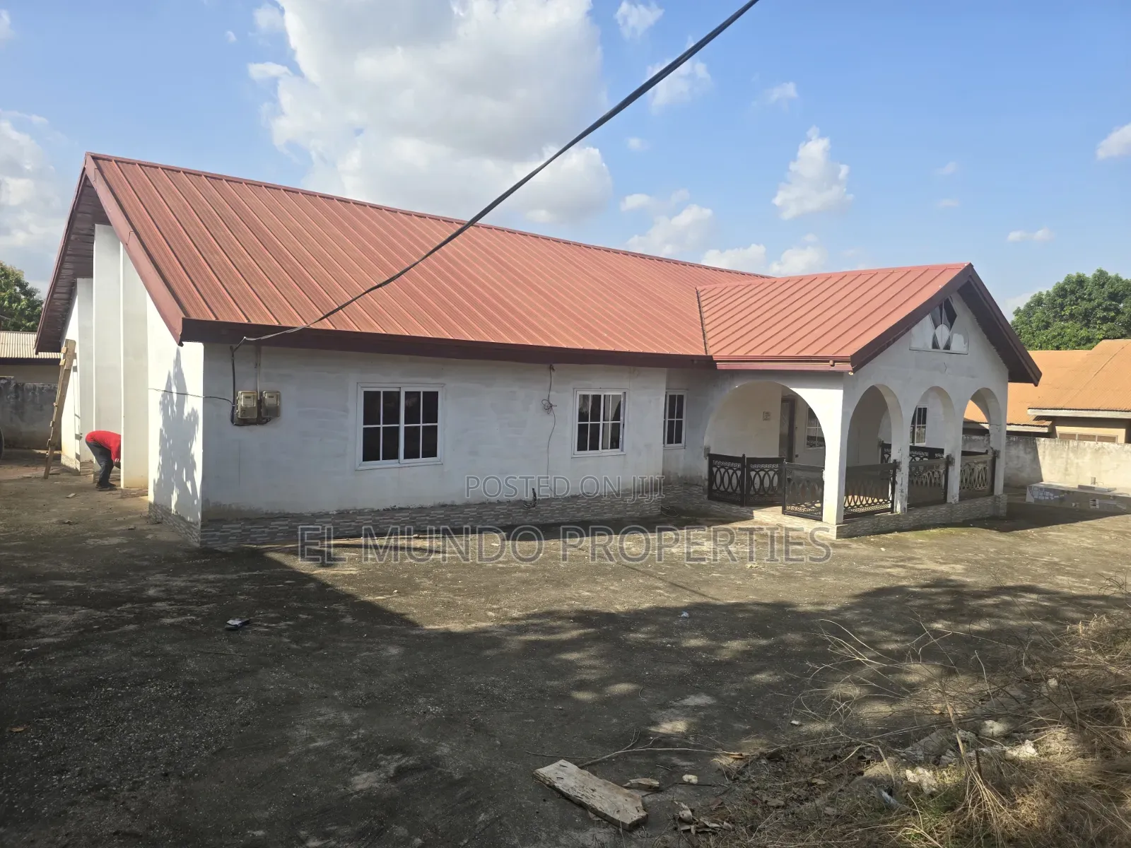 5bdrm House in Ipt Nyankyerenease, Kumasi Metropolitan for sale