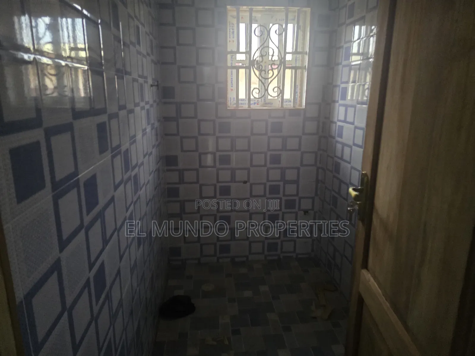 5bdrm House in Ipt Nyankyerenease, Kumasi Metropolitan for sale