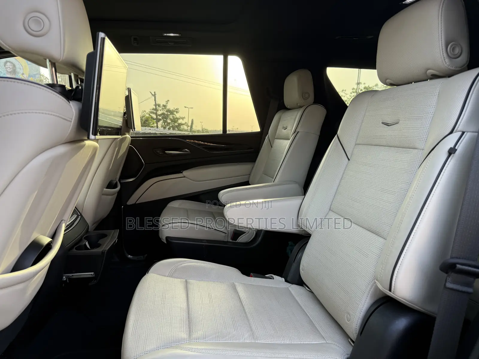 Cadillac Escalade 2021 White