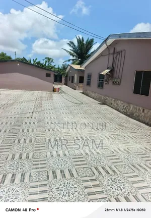 10bdrm House in Sam Properties, New Market for sale