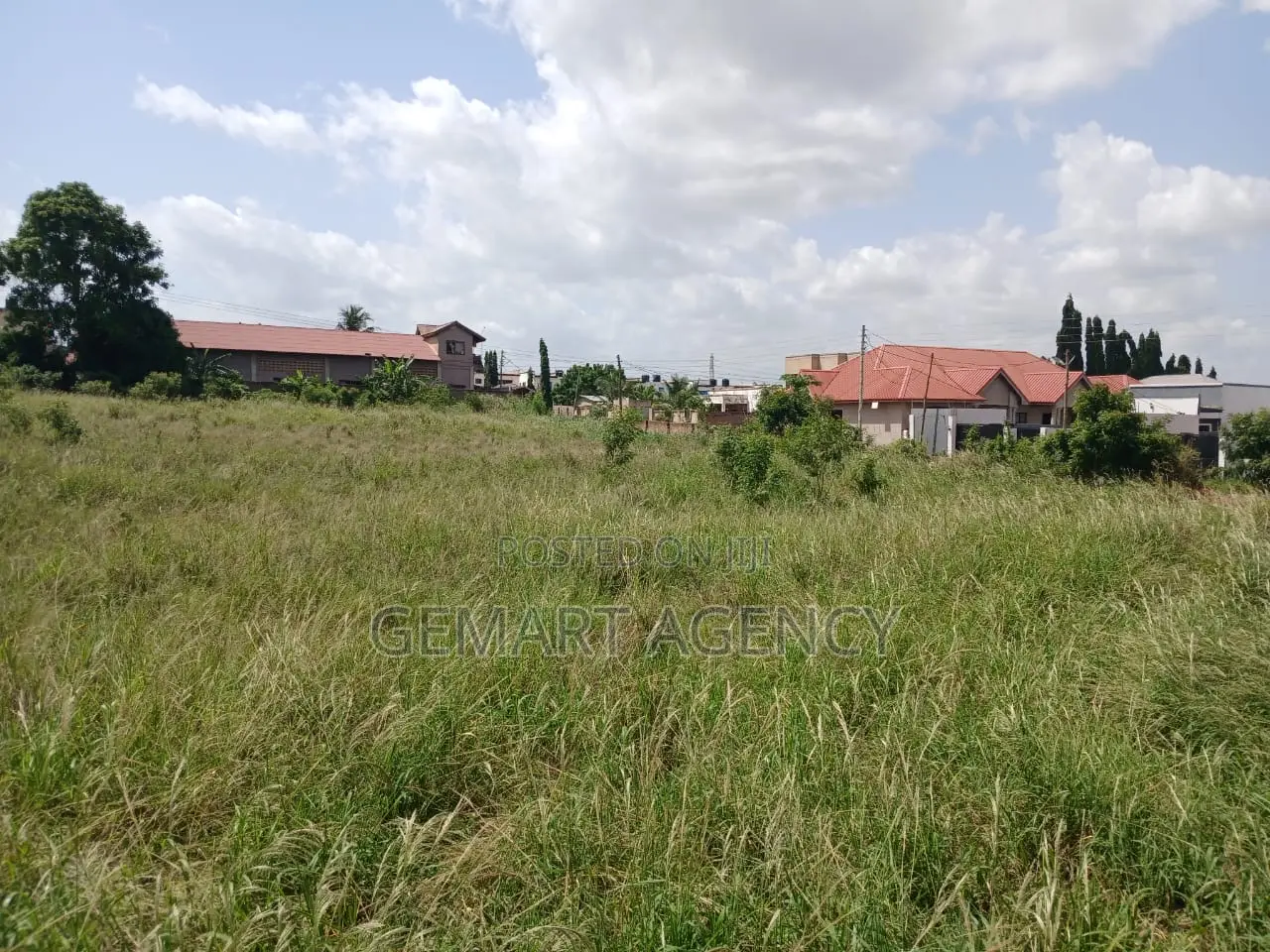10 Plots Of Roadside Land For Sale At Oyarifa New York