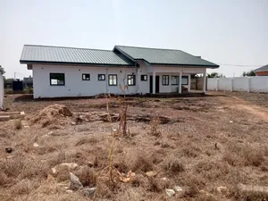6bdrm House in Prampram for sale