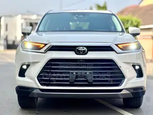 Toyota Grand Highlander XLE AWD 2024 White