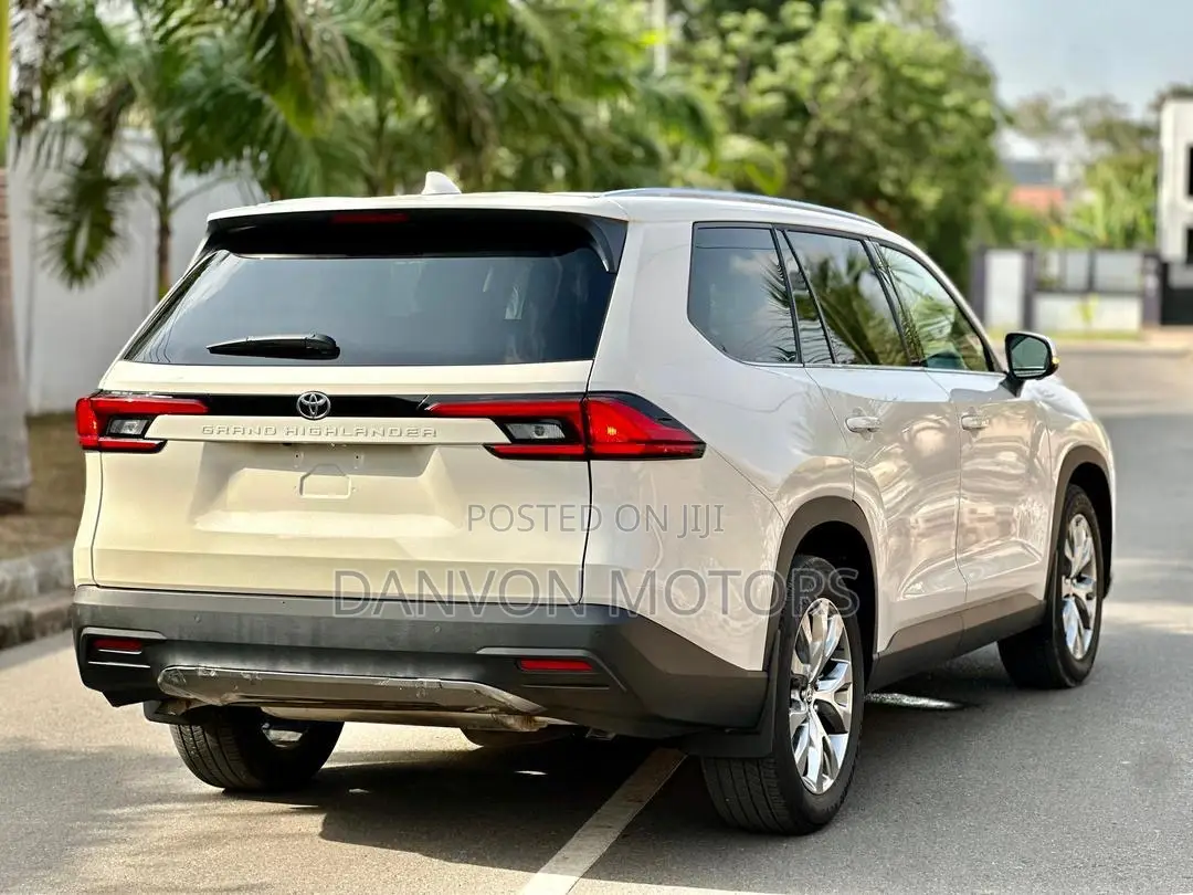 Toyota Grand Highlander XLE AWD 2024 White