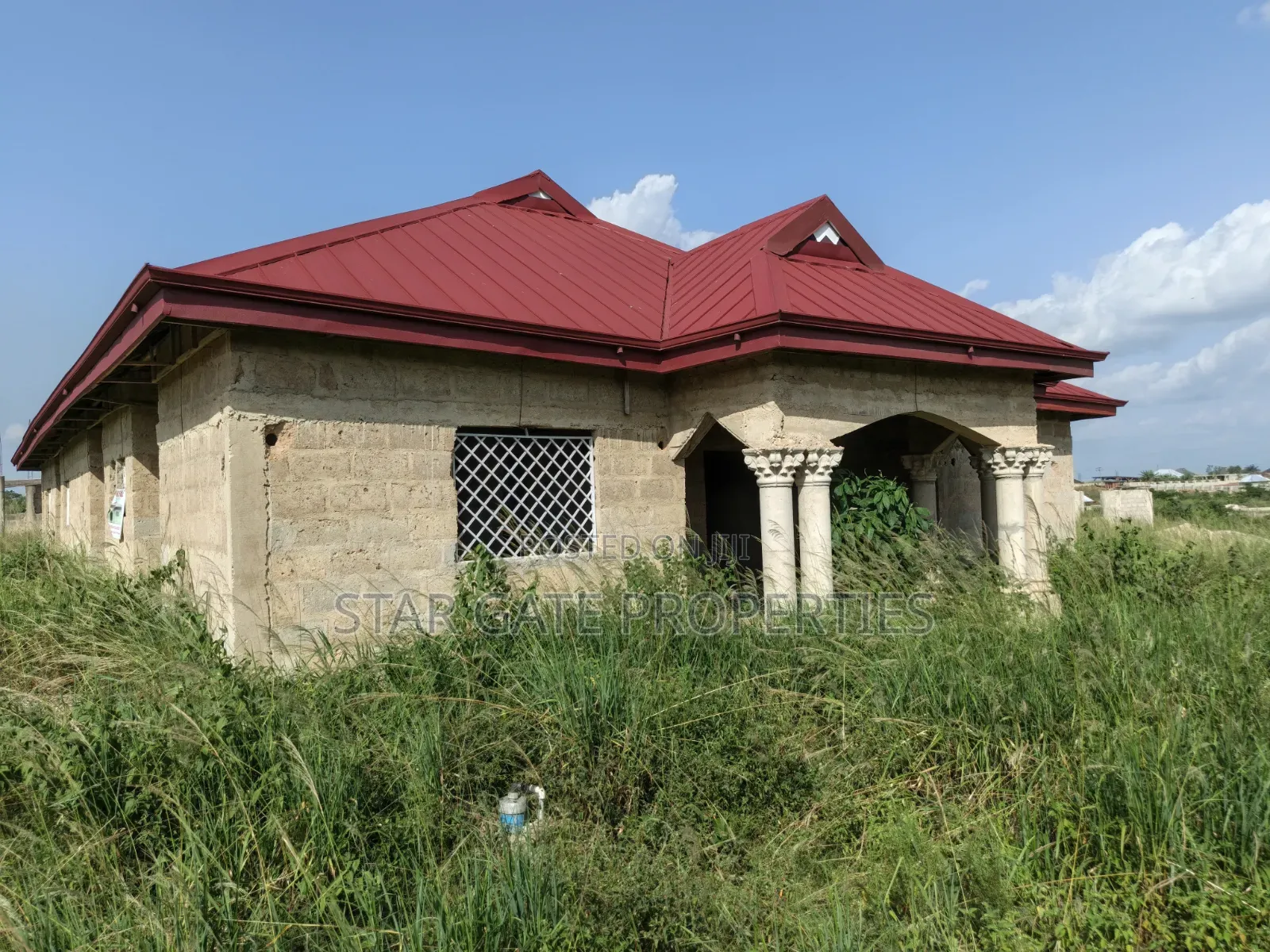 5bdrm House in Safo ( Asonomaso), Kwabre for sale