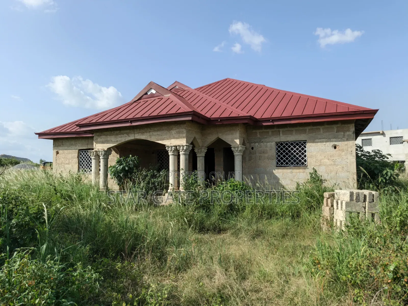 5bdrm House in Safo ( Asonomaso), Kwabre for sale