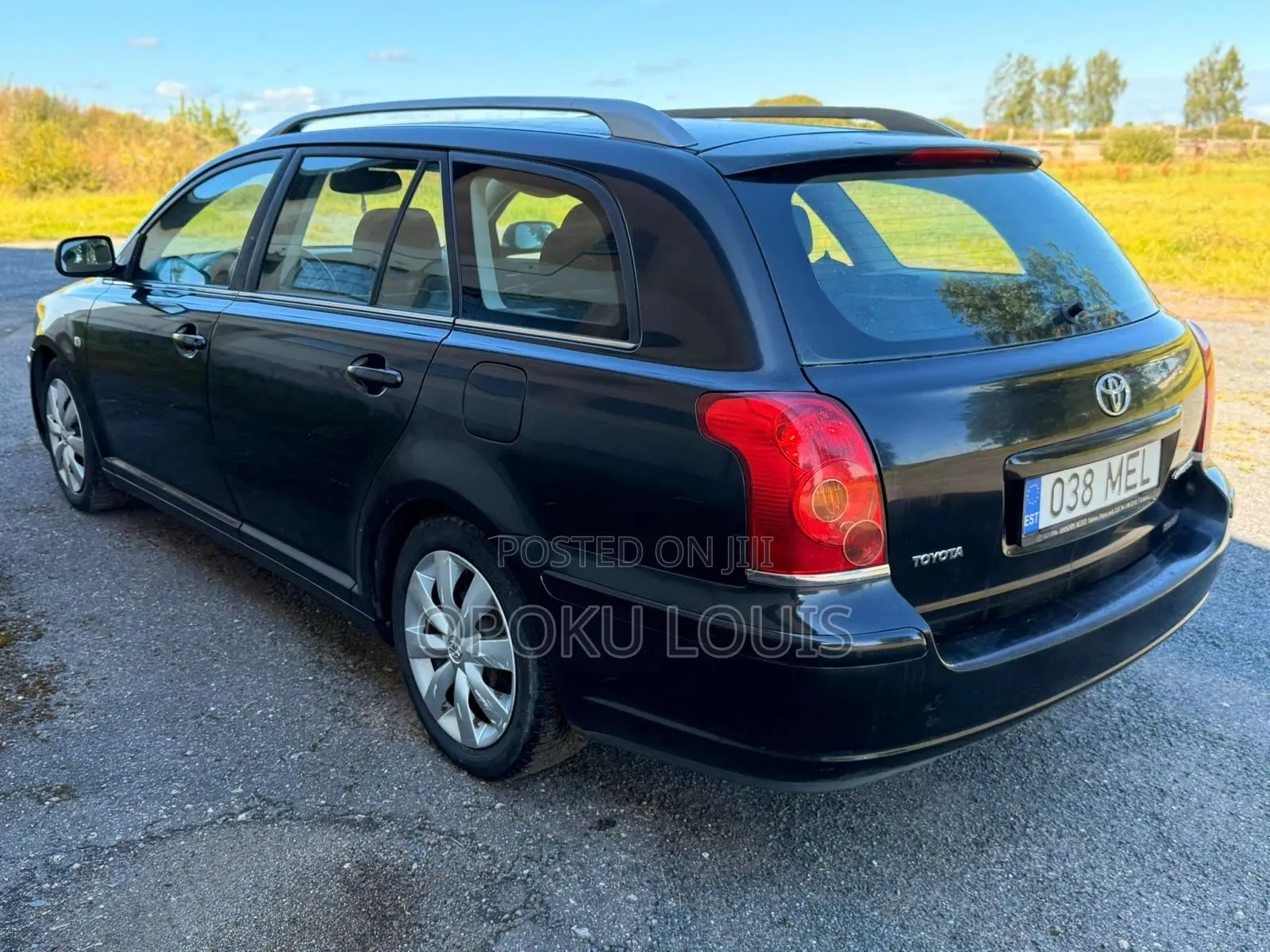 Toyota Avensis 2012 Black
