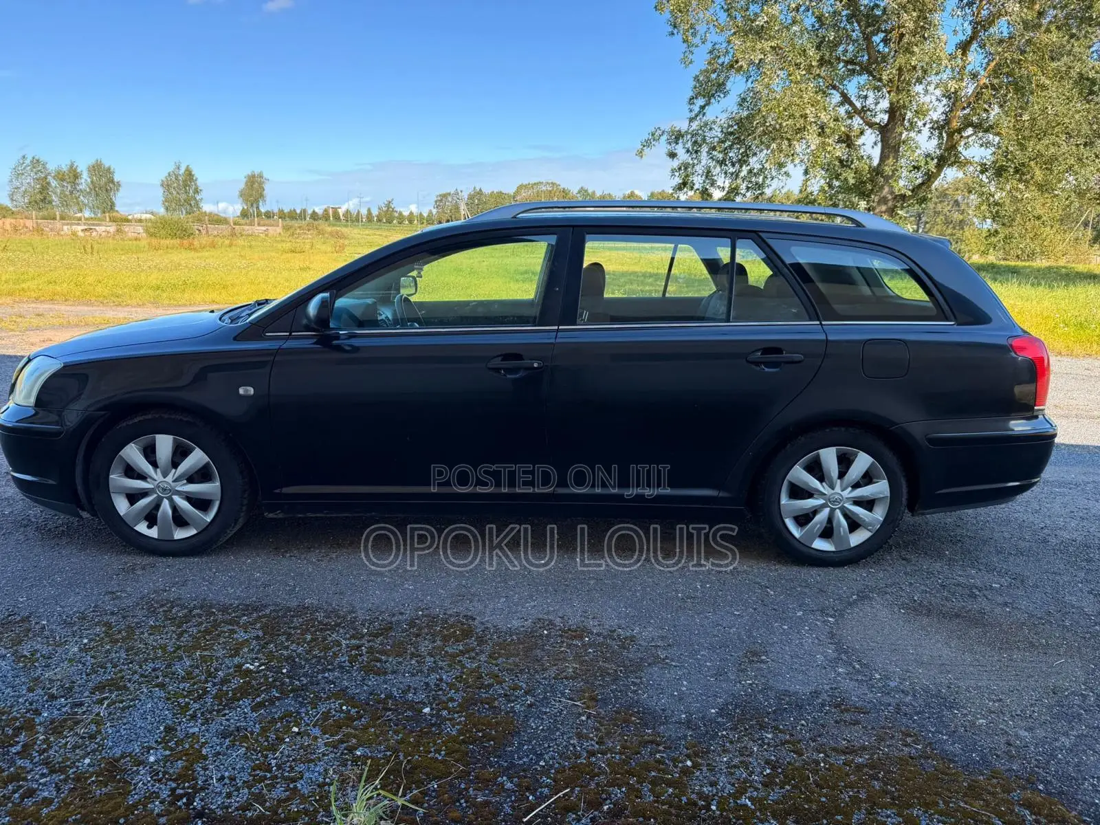 Toyota Avensis 2012 Black