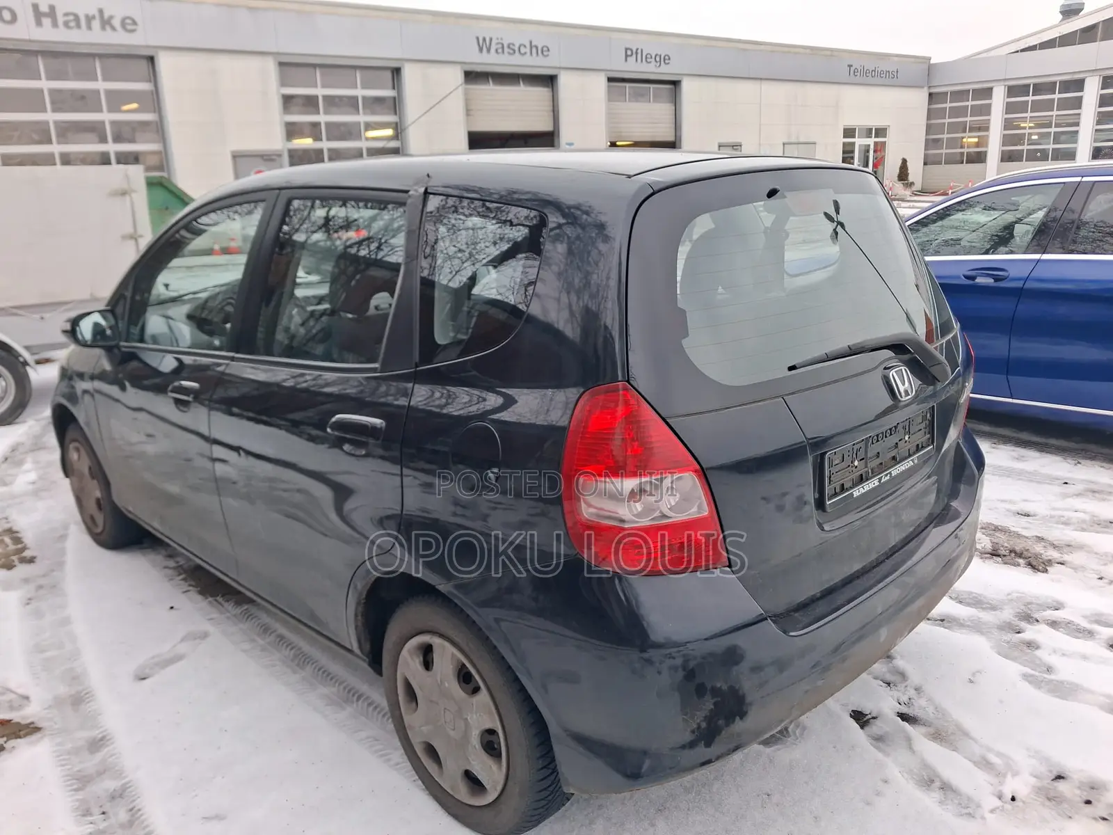 Toyota Avensis 2012 Black