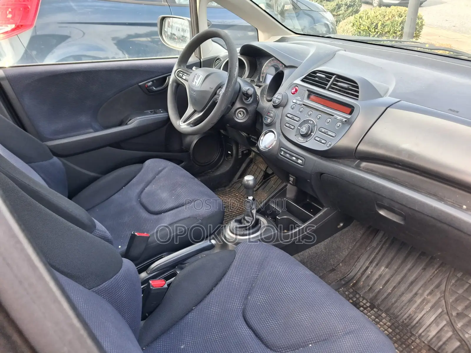 Toyota Avensis 2012 Black