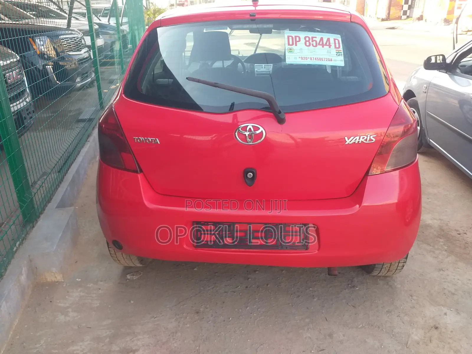 Toyota Avensis 2012 Black