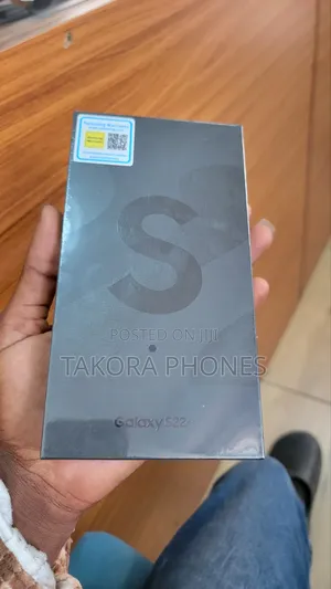 New Samsung Galaxy S22 5G 128 GB Black