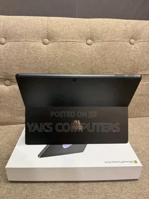 New Laptop Microsoft Surface Pro 9 32GB Intel Core i7 SSD 1T