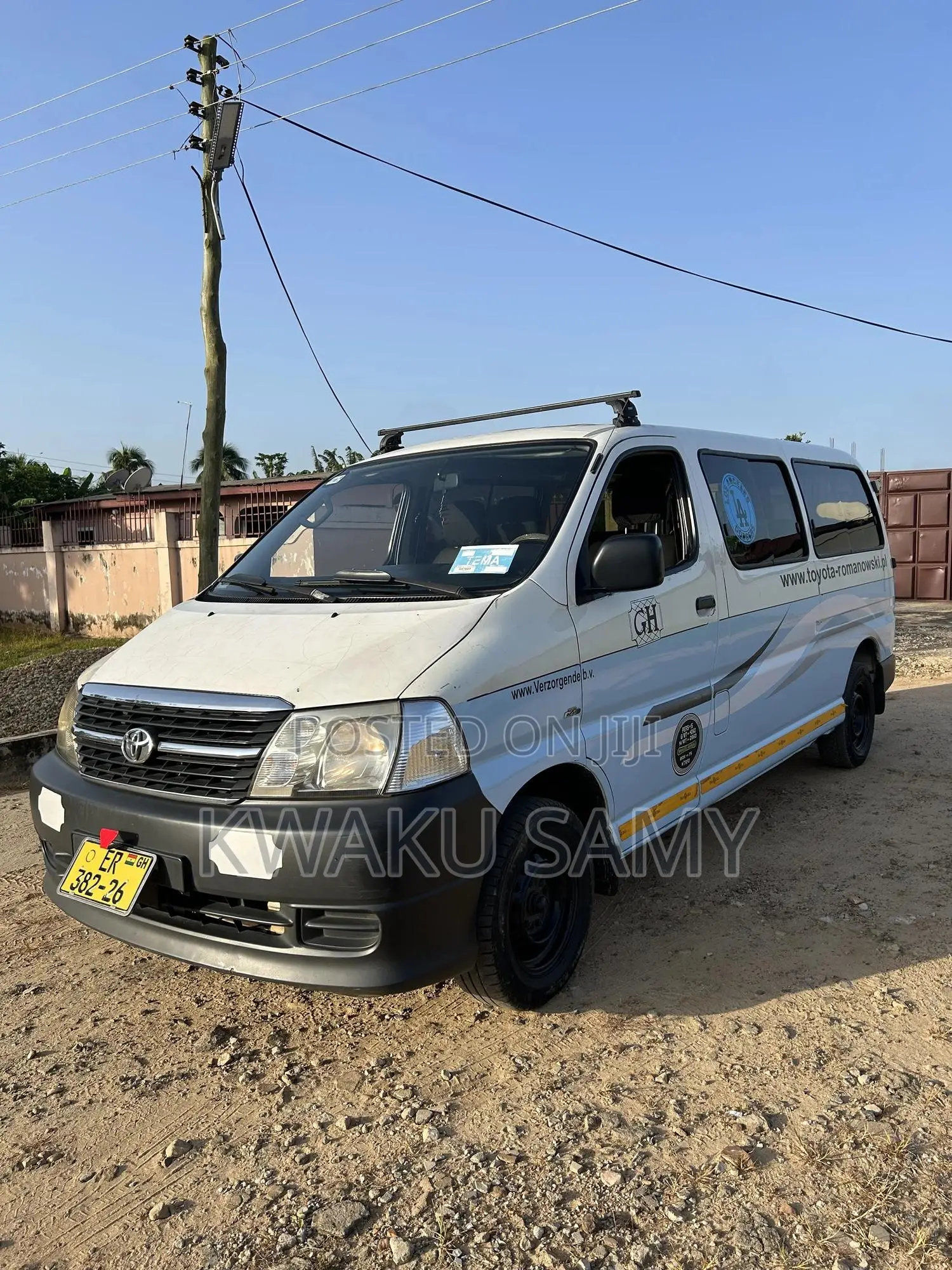 Toyota HiAce 2011 White