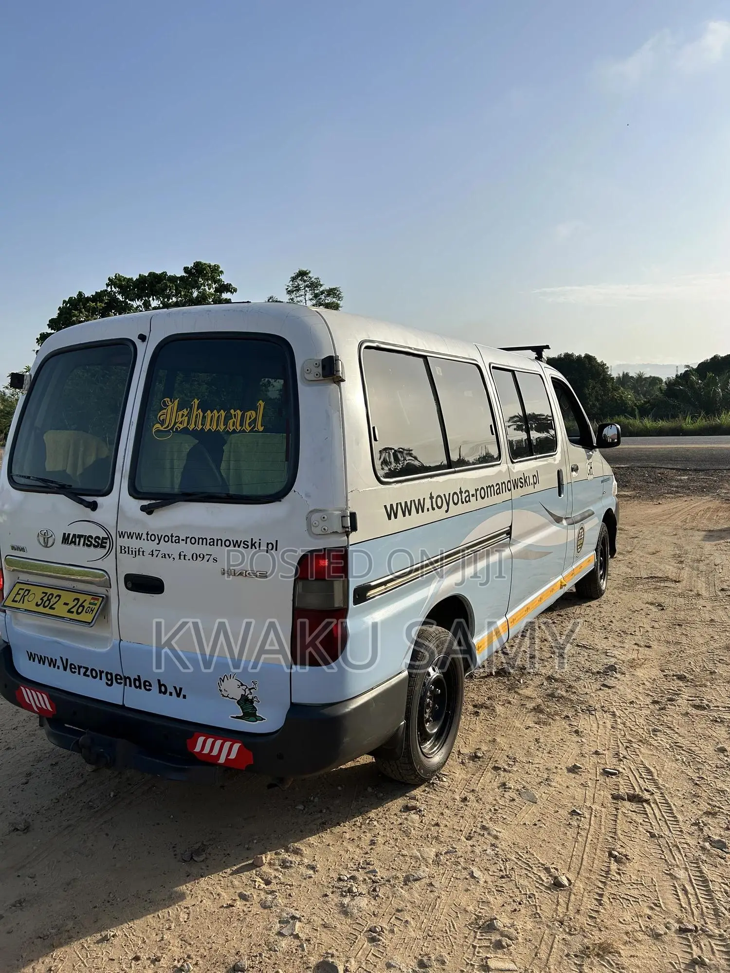 Toyota HiAce 2011 White