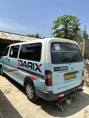 Toyota HiAce 2006 White