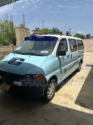 Toyota HiAce 2006 White