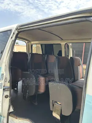 Toyota HiAce 2006 White