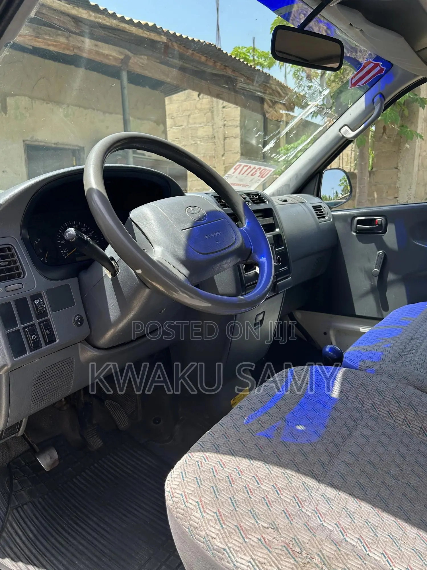 Toyota HiAce 2006 White
