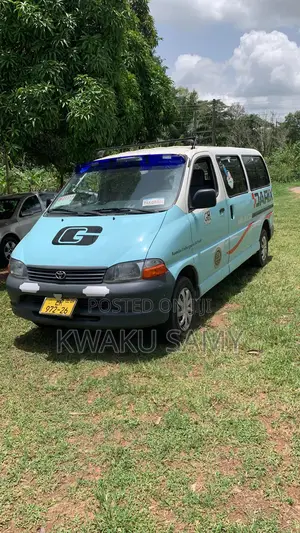 Toyota HiAce 2006 White