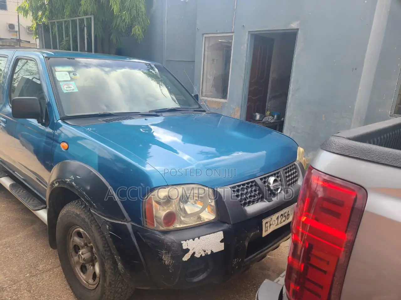 Nissan Hardbody 2012 Blue