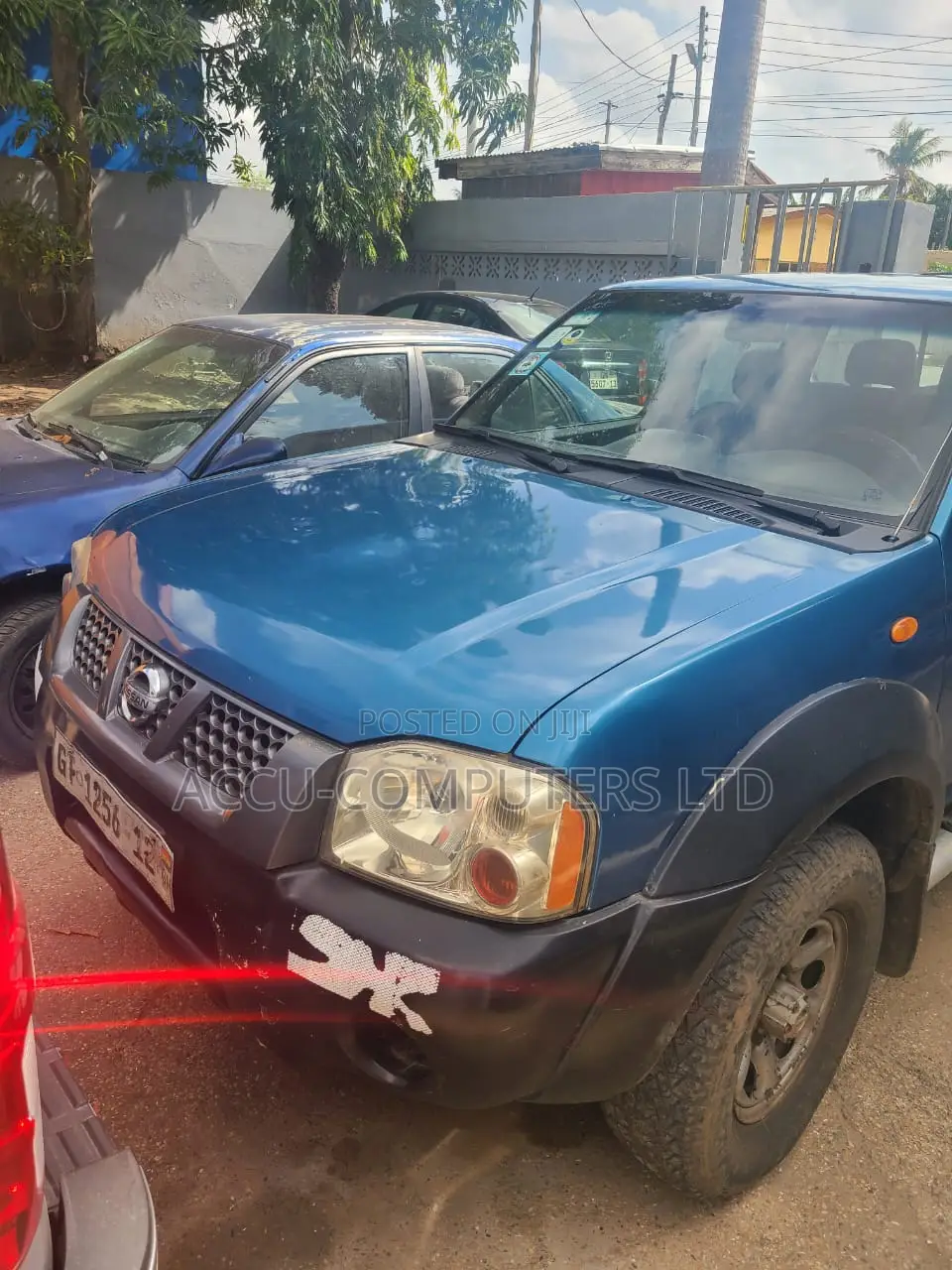 Nissan Hardbody 2012 Blue