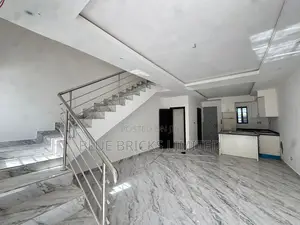 2bdrm House in School Junction for sale