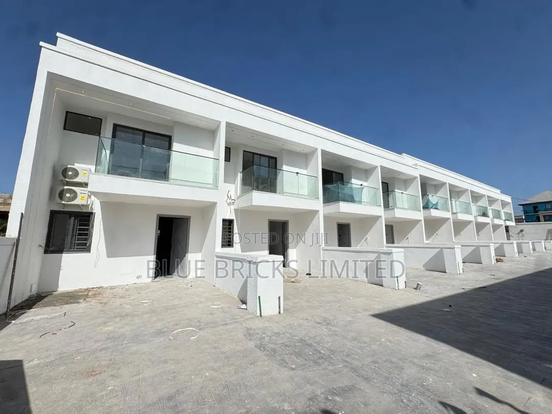 2bdrm House in School Junction for sale