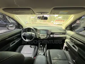 Mitsubishi Outlander 2019 White