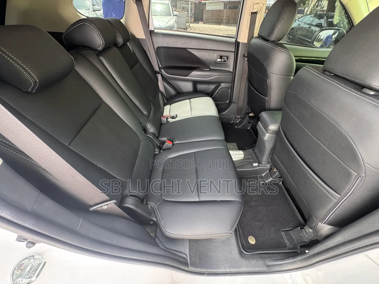Mitsubishi Outlander 2019 White