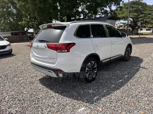 Mitsubishi Outlander 2019 White