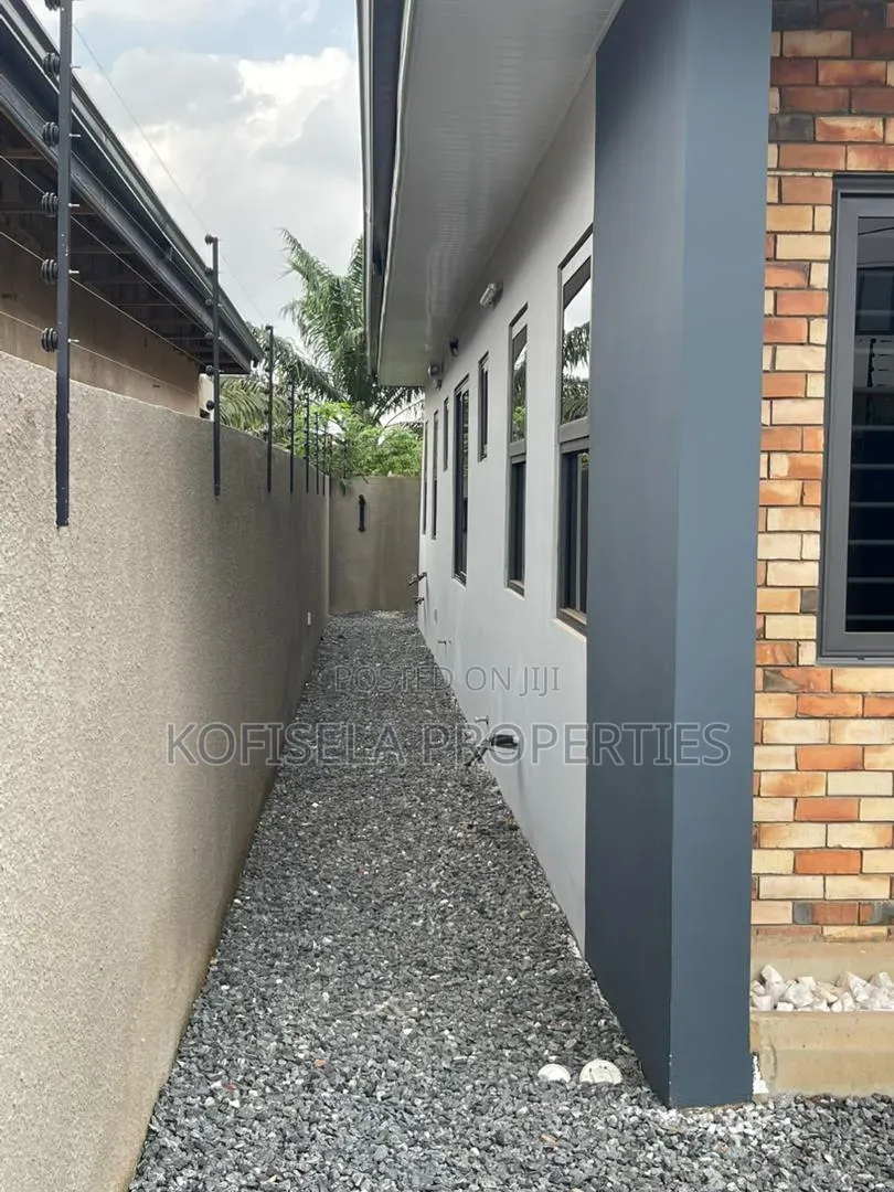 2bdrm House in Ayi Mensah, Oyarifa for sale