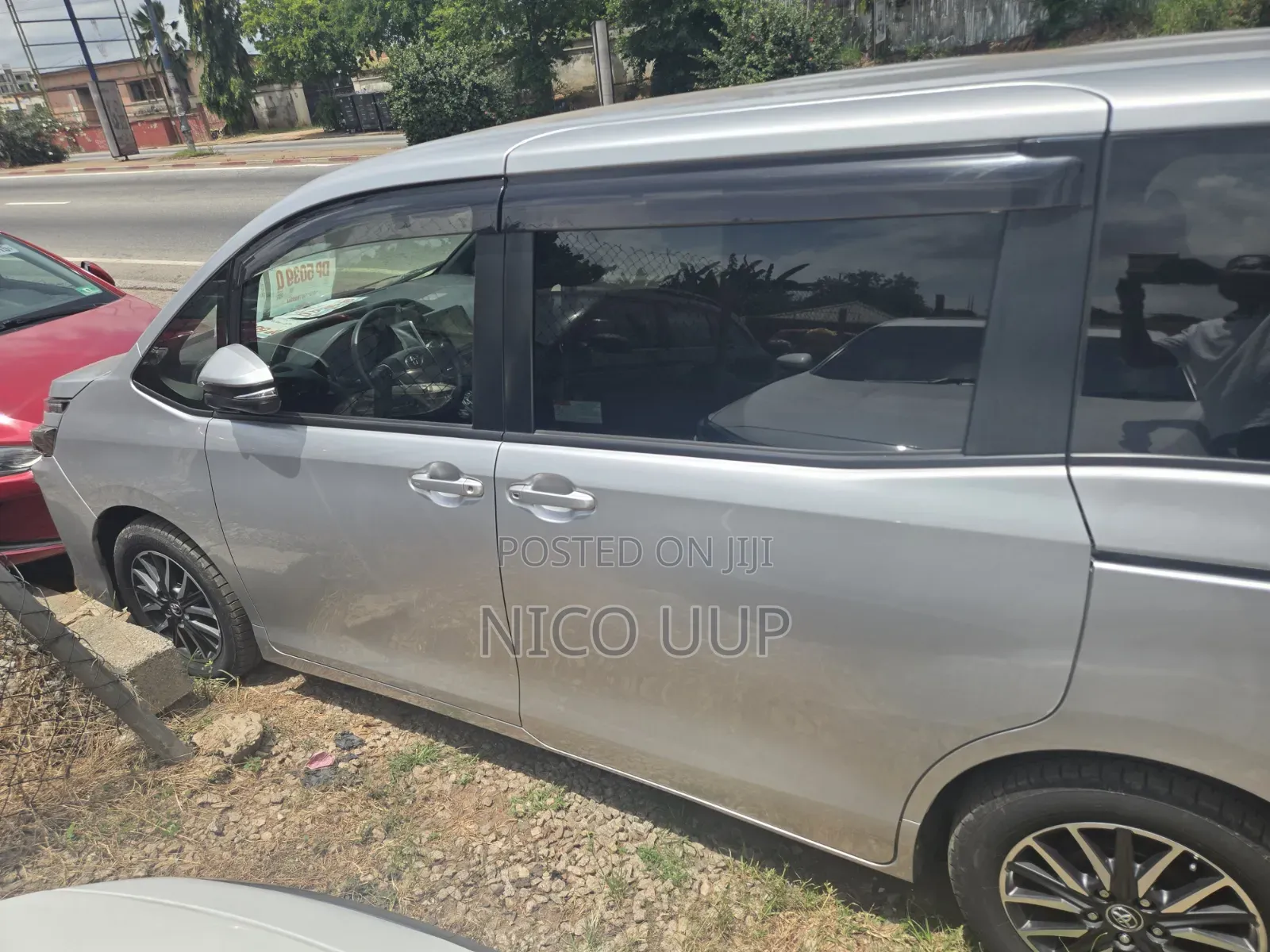 Toyota Voxy 2015 Silver