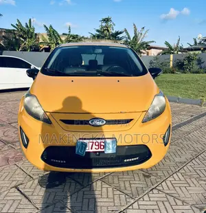 Ford Fiesta SE Sedan 2013 Yellow