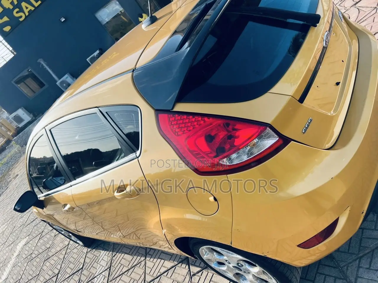 Ford Fiesta SE Sedan 2013 Yellow