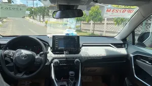 Toyota RAV4 XLE 2022 Red