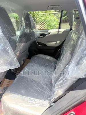 Toyota RAV4 XLE 2022 Red