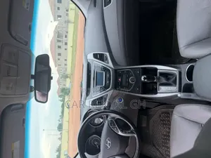 Hyundai Elantra for Rent – Comfort Meets Efficiency