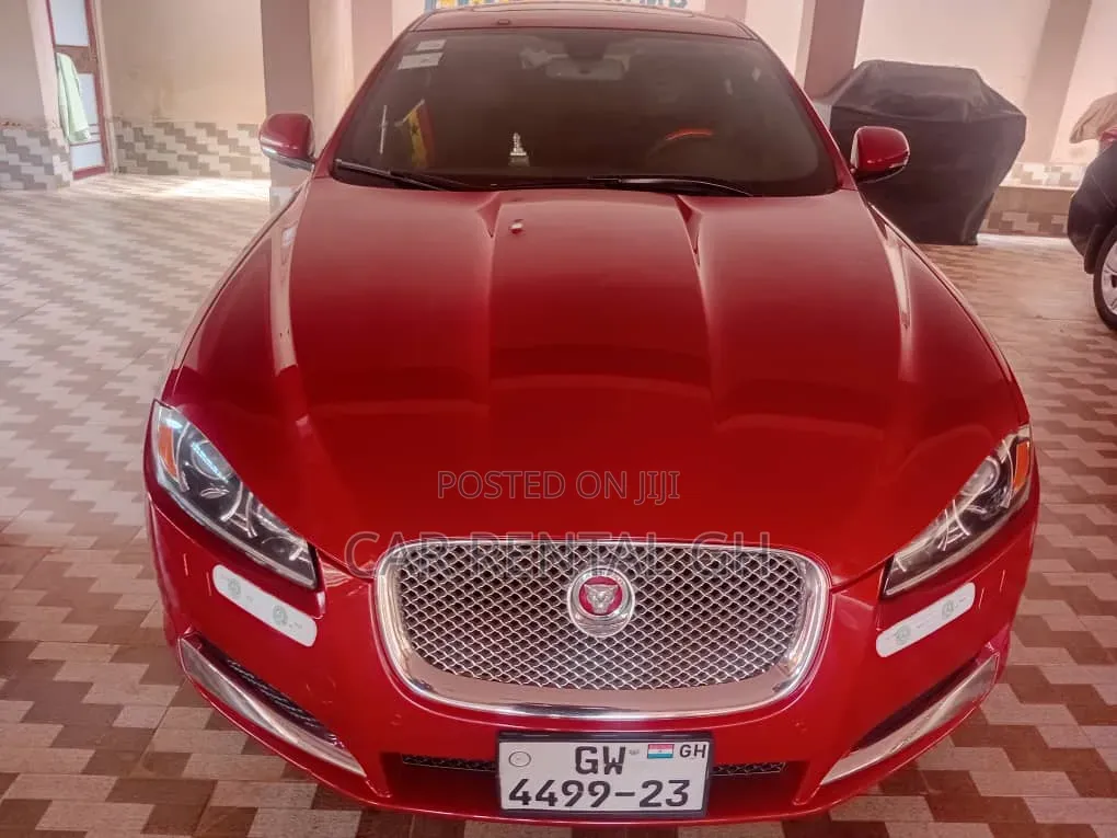 Jaguar Xf Chauffeur Service – Luxury Ride With Professional Driver