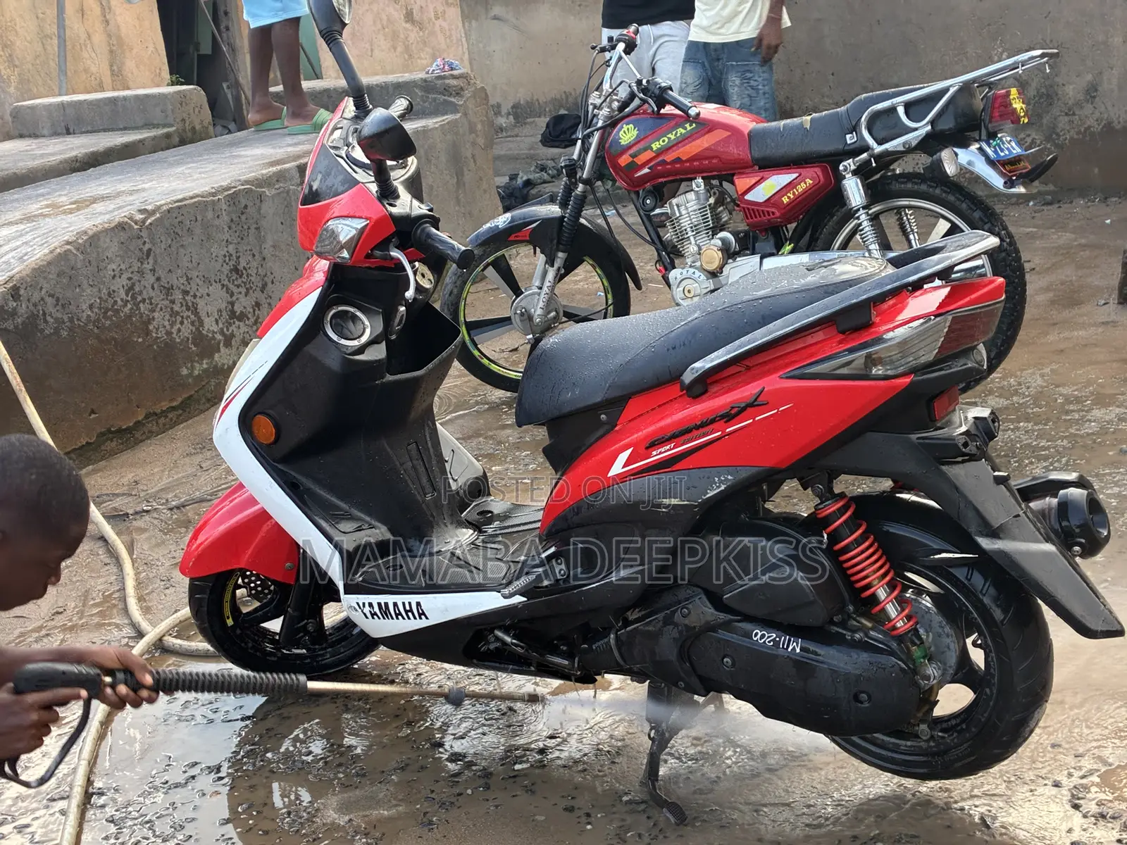 Yamaha 2015 Red