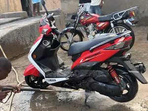 Yamaha 2015 Red