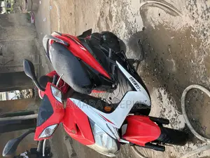 Yamaha 2015 Red