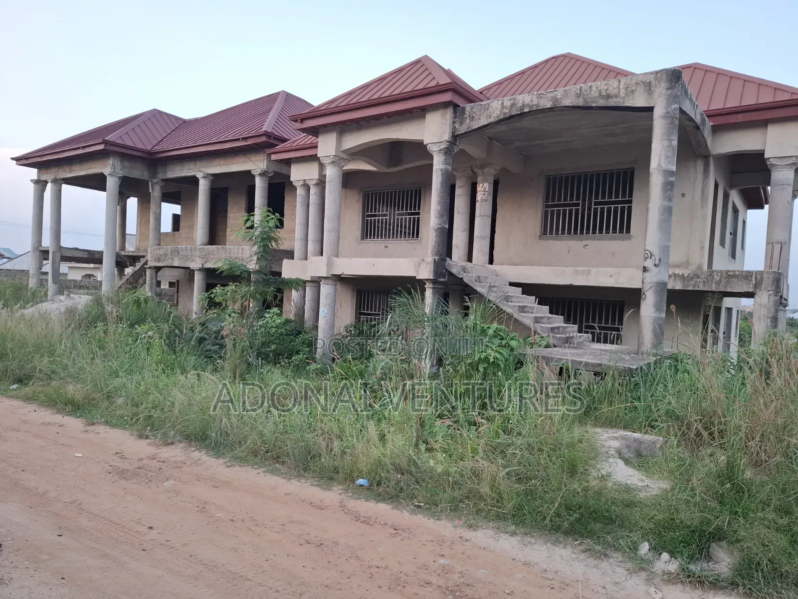 8bdrm House in Sokoban Asaago, Kumasi Metropolitan for sale