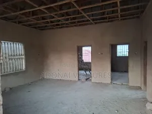 8bdrm House in Sokoban Asaago, Kumasi Metropolitan for sale