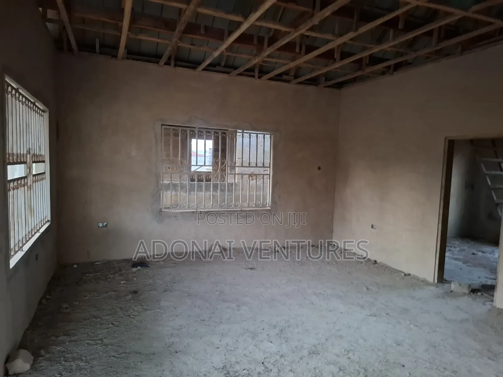 8bdrm House in Sokoban Asaago, Kumasi Metropolitan for sale