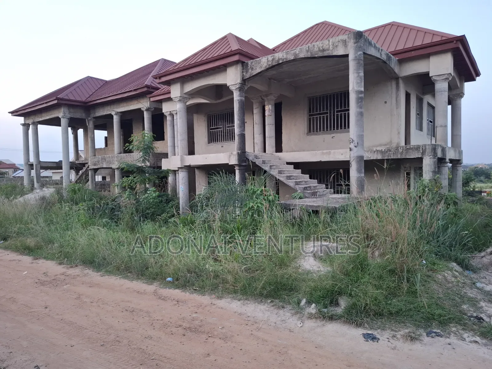 8bdrm House in Sokoban Asaago, Kumasi Metropolitan for sale