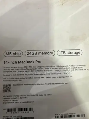 New Laptop Apple MacBook Pro 2025 M5 24GB Apple M5 SSHD+SSD 1T