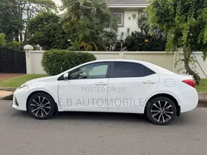 Toyota Corolla XSE 4dr Sedan (1.8L 4cyl CVT) 2017 White