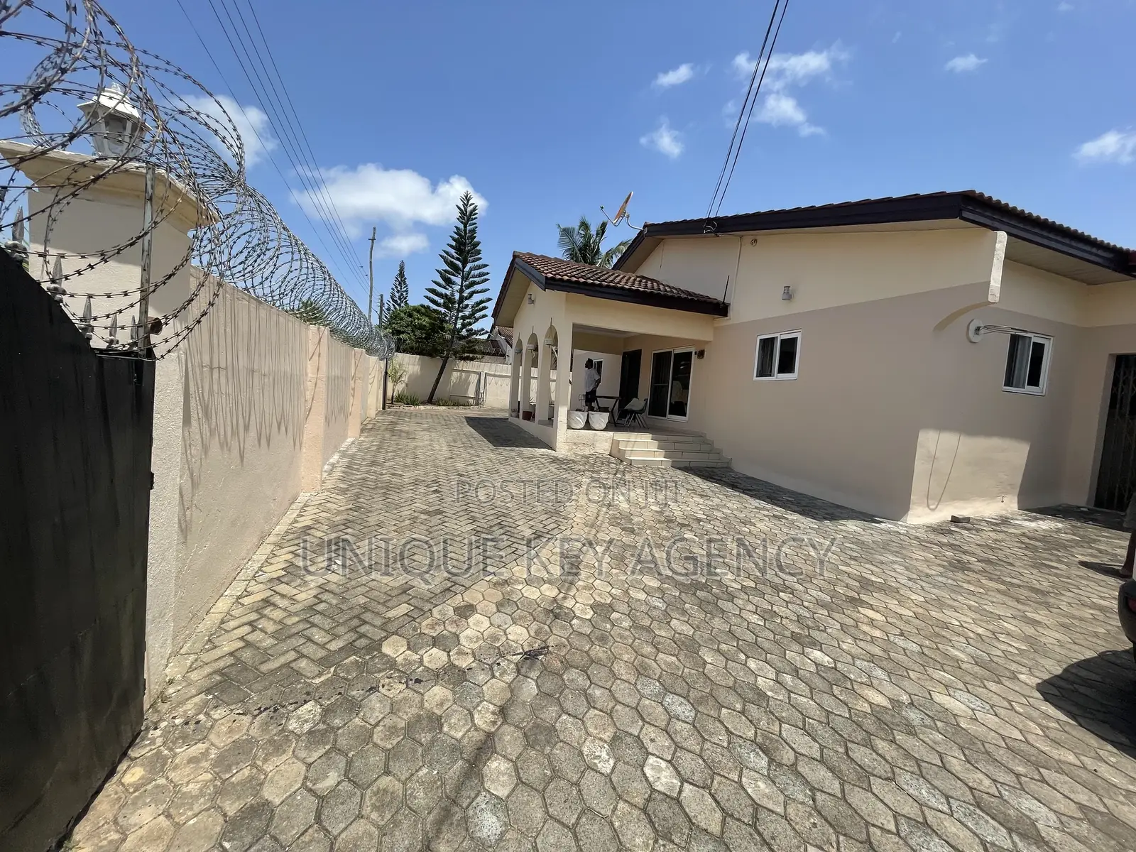 Furnished 3bdrm House in Unique Key Agency, Manet Court for sale